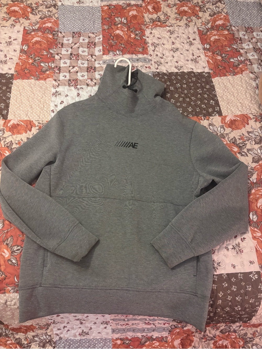 American Eagle Outfitters Heather Gray Turtleneck Pullover